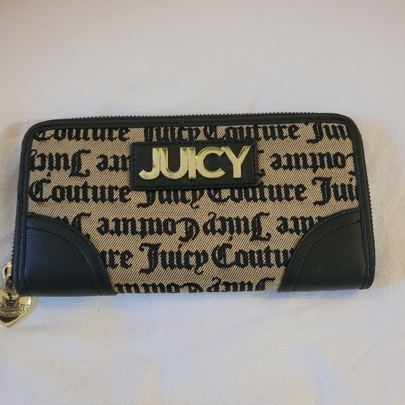 Juicy Couture Black and Cream Signature Wallet - Picture 9 of 9